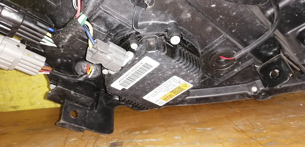 фара Nissan Teana 3