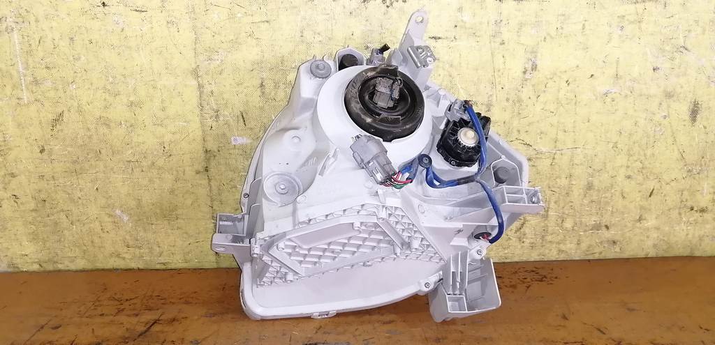 Осветительные приборы Toyota Sienta 2