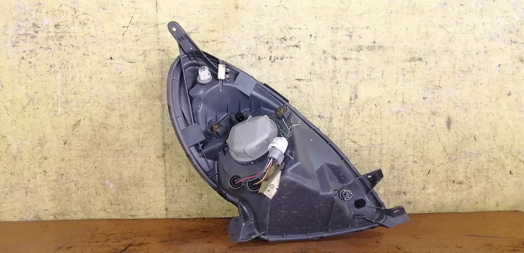 Осветительные приборы Toyota Funcargo 2