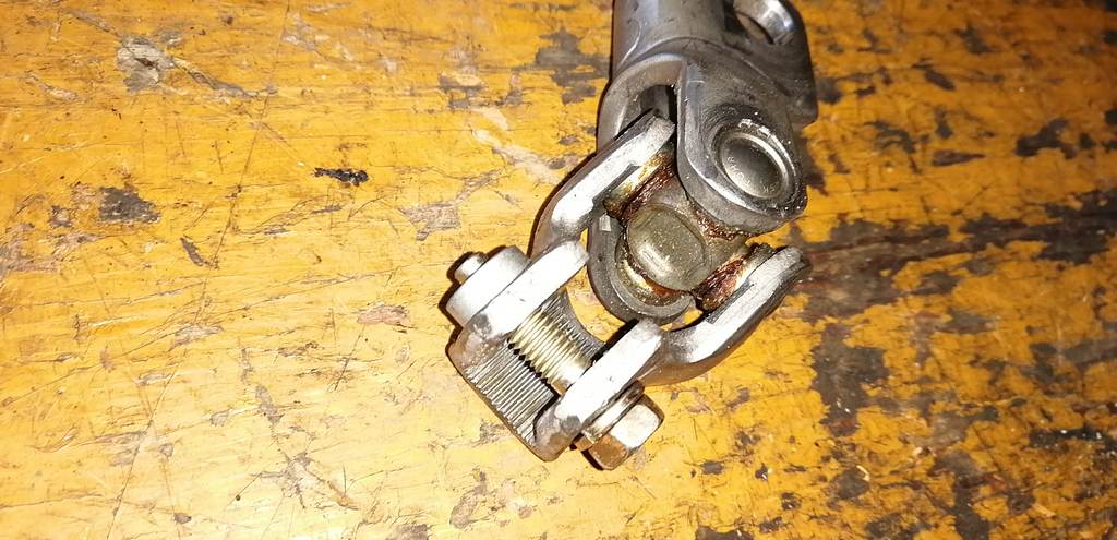 MPV LW5W РУЛЕВОЙ КАРДАНЧИК Mazda MPV 1