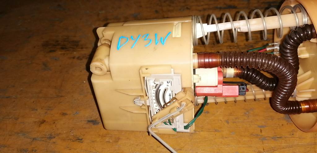 DEMIO DY3W БЕНЗОНАСОС, ДЕФЕКТ Mazda Demio 1