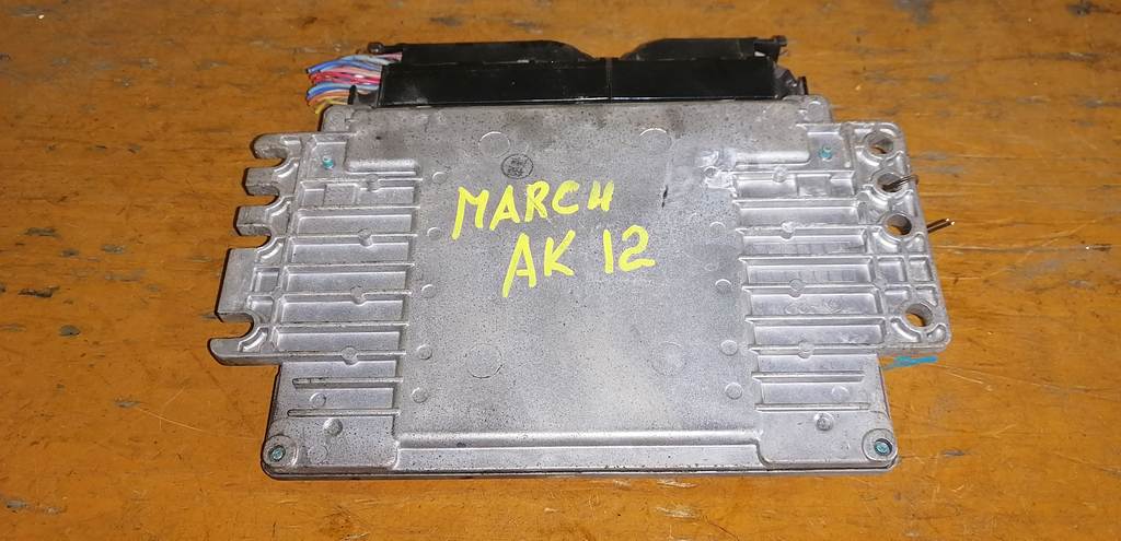 блок управления двс Nissan March 0