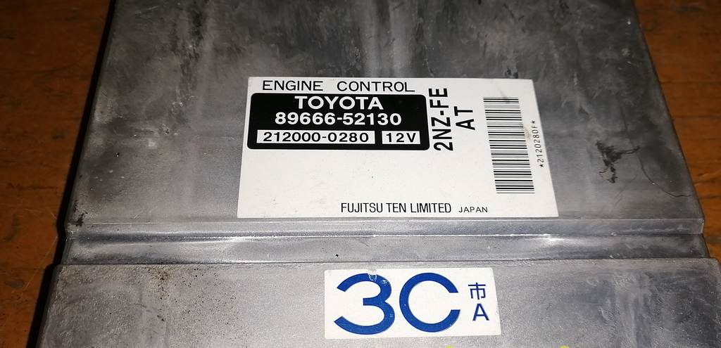 89666-52130 БЛОК УПР.ДВС Toyota Funcargo 1