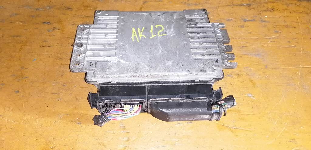 блок управления двс Nissan March 0