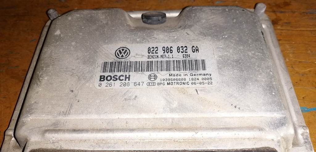 022 906 032 GA БЛОК УПР.ДВС Volkswagen Touareg 1