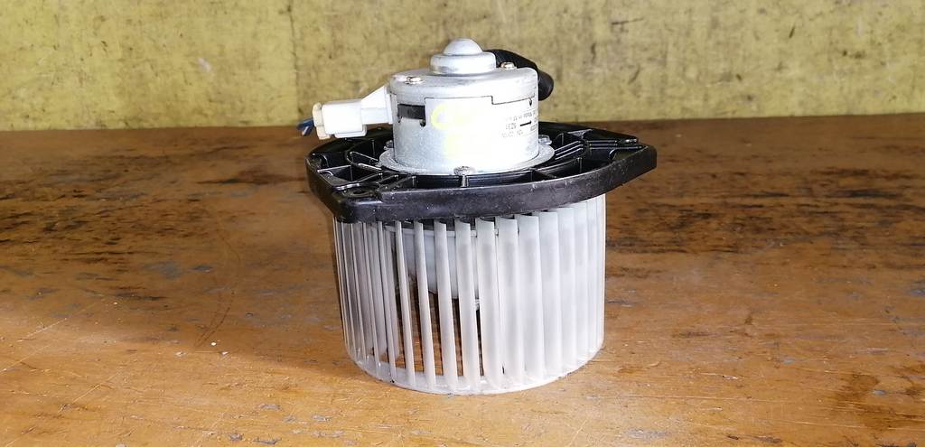 мотор печки Mitsubishi Outlander 0