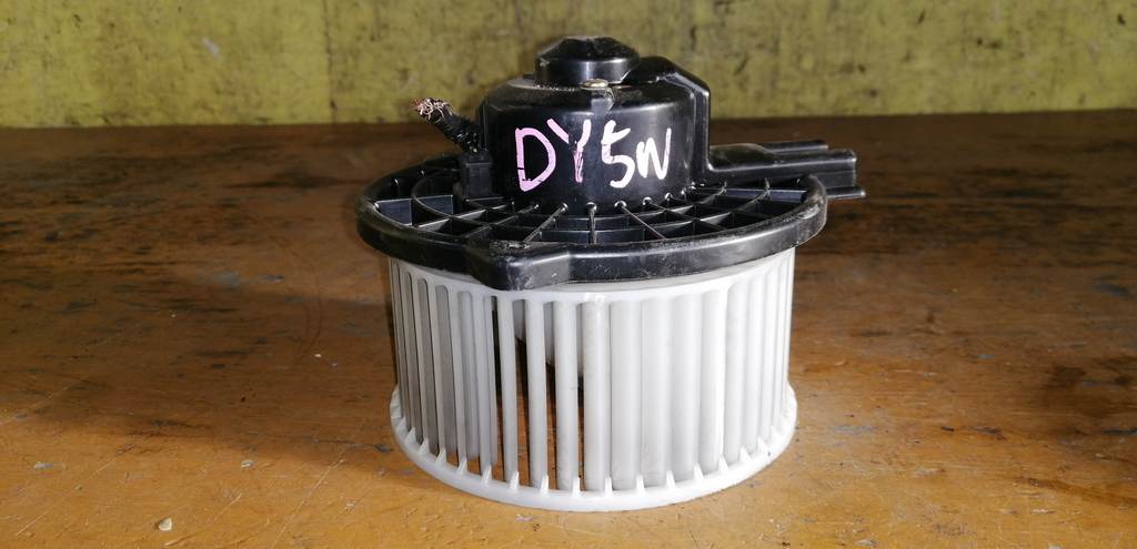 мотор печки Mazda Demio 0