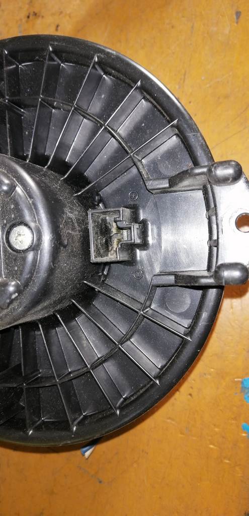 FREED GB3 МОТОР ПЕЧКИ Honda Freed 1