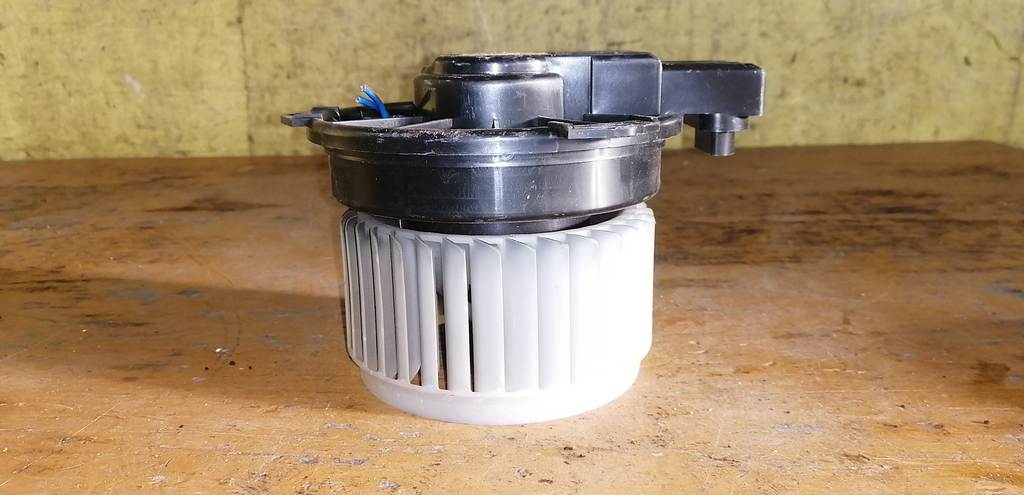 PASSO KGC10 МОТОР ПЕЧКИ Toyota Passo 1