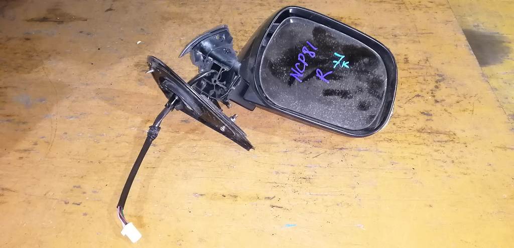 зеркало Toyota Sienta 0