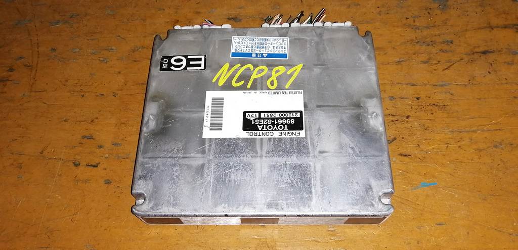 блок управления двс Toyota Sienta 0