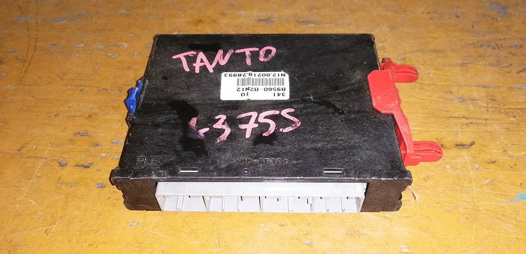 блок управления двс Daihatsu Tanto 0