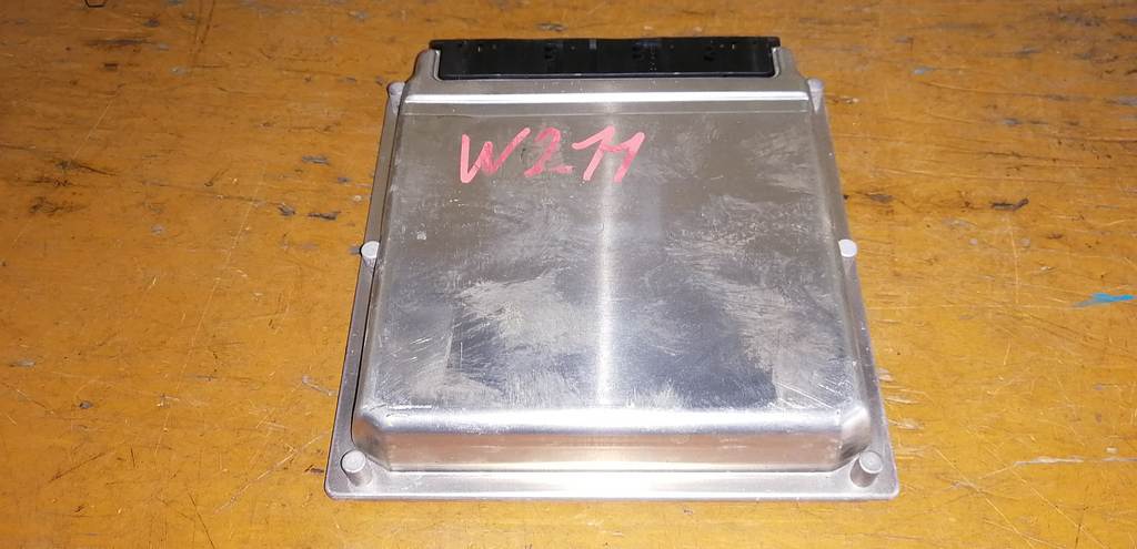 блок управления двс Mercedes-Benz E-Class 0