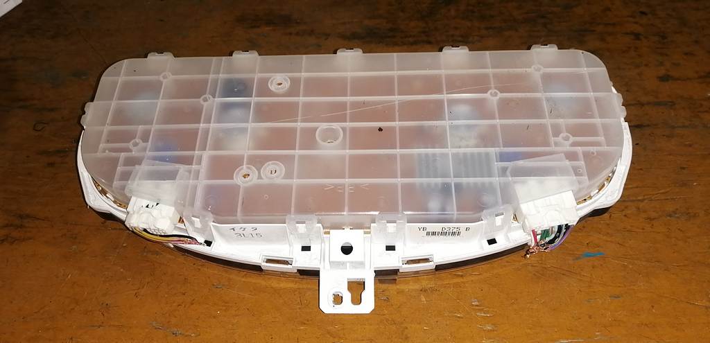 щиток приборов Mazda Demio 3