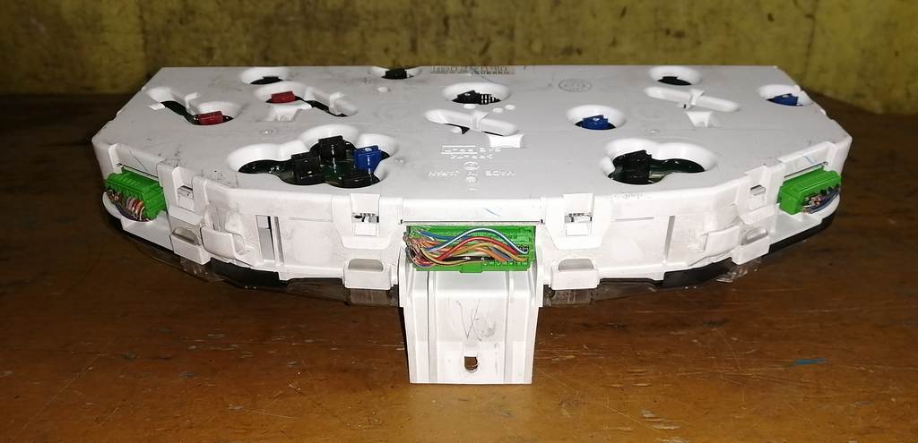 щиток приборов Subaru Impreza 3