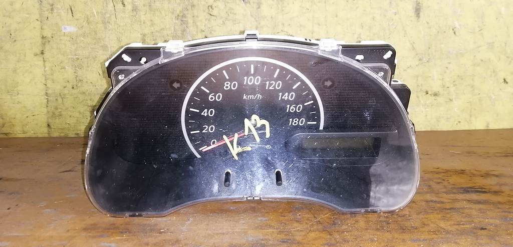 щиток приборов Nissan March 0