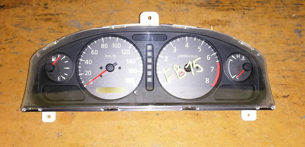 щиток приборов Nissan Sunny 0