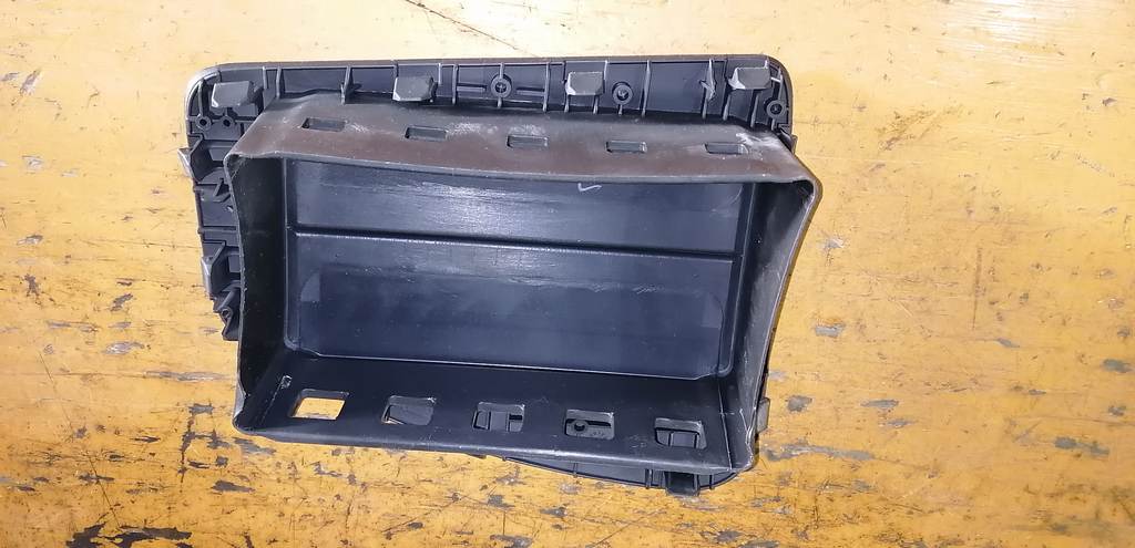 PASSO KGC10 НАКЛАДКА AIRBAG ПАССАЖ. Toyota Passo 1