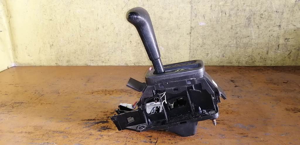 селектор акпп Nissan Sunny 0