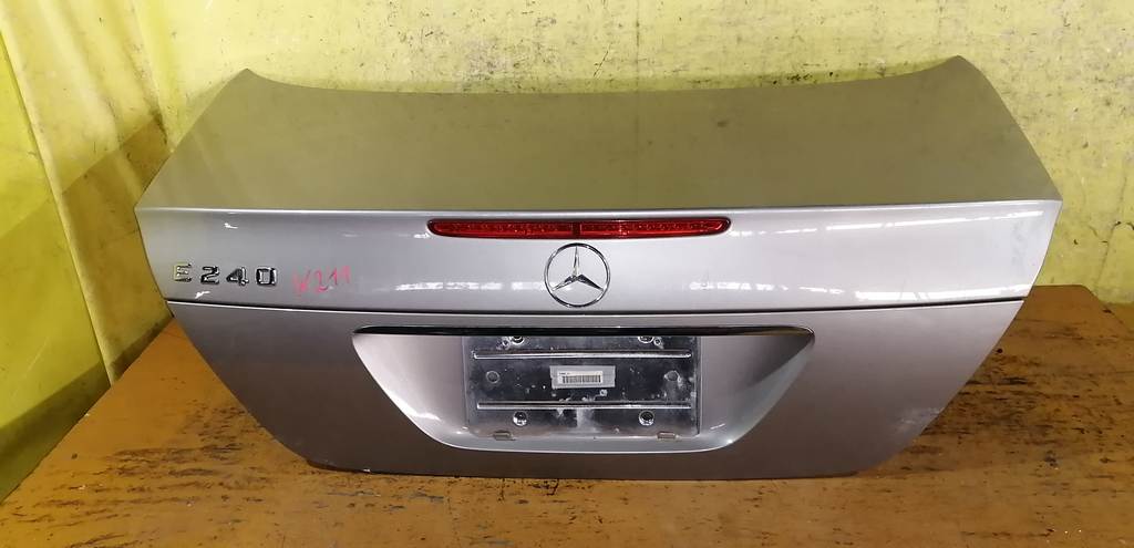 крышка багажника Mercedes-Benz E-Class 0