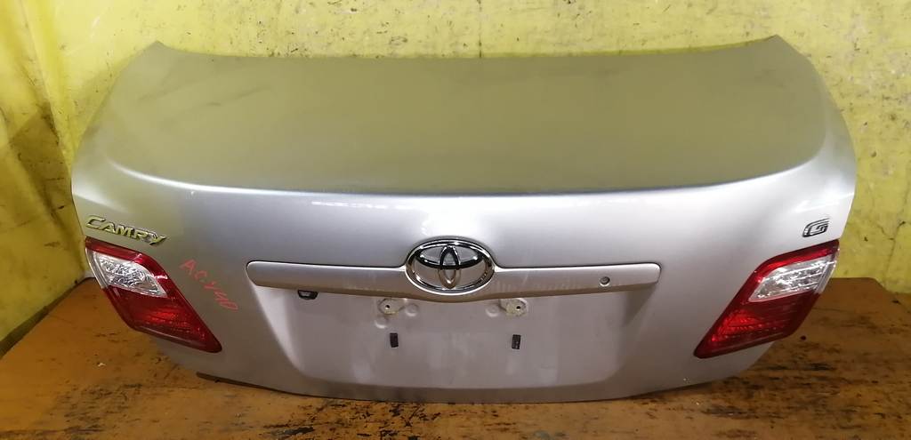 крышка багажника Toyota Camry 0