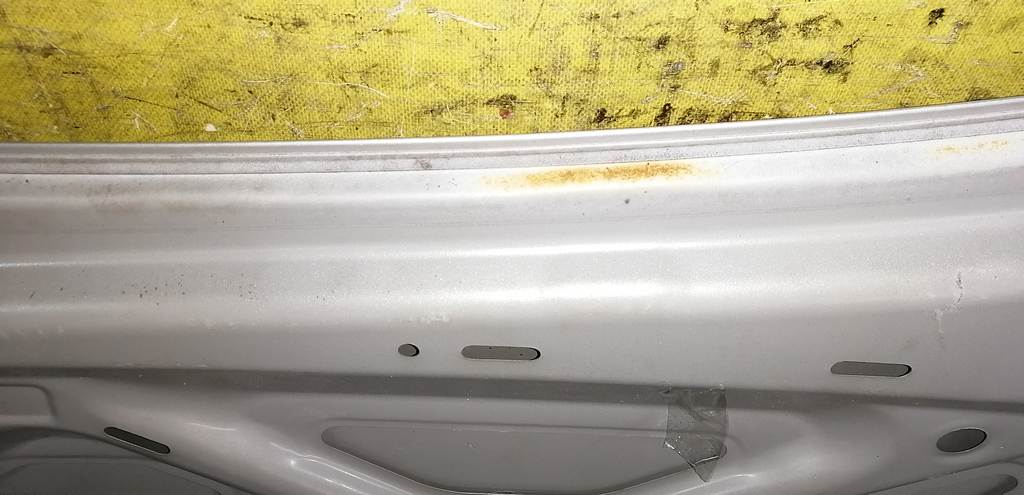 крышка багажника Nissan Sunny 3