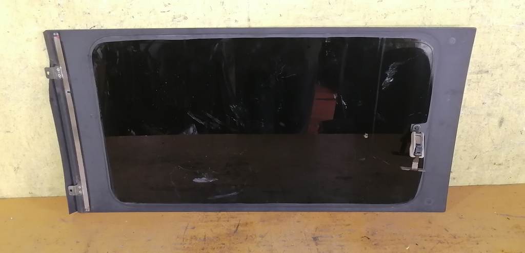 стекло Honda Stepwgn 3