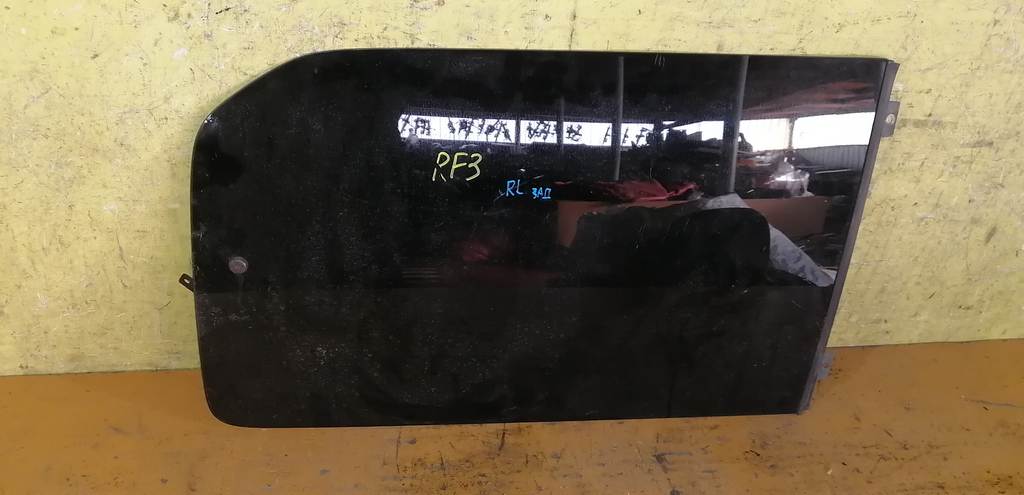 стекло багажника Honda Stepwgn 0