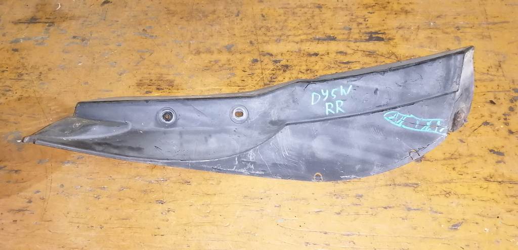 подкрылок Mazda Demio 0