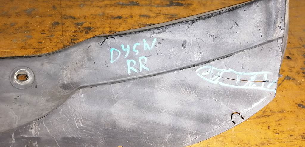 DEMIO DY5W ПОДКРЫЛОК ЗАДНИЙ ПРАВЫЙ ДЕФЕКТ Mazda Demio 1