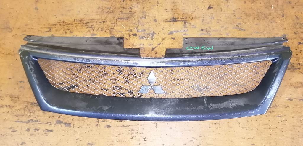 решетка радиатора Mitsubishi Outlander 0