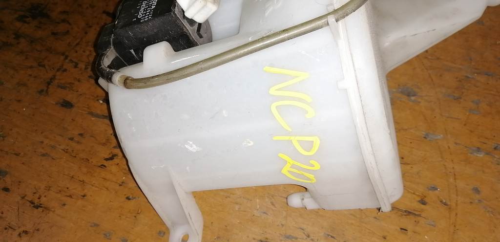 FUNCARGO NCP20 БАЧОК ОМЫВАТЕЛЯ С МОТОРЧ. Toyota Funcargo 1