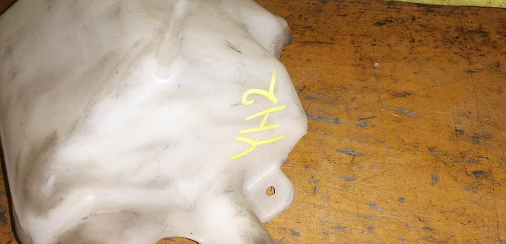 ELEMENT YH2 БАЧОК ОМЫВАТЕЛЯ С МОТОРЧ. Honda Element 1