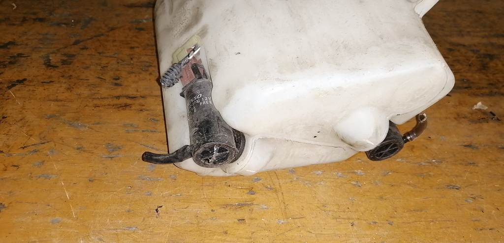 бачок омывателя Honda Element 3