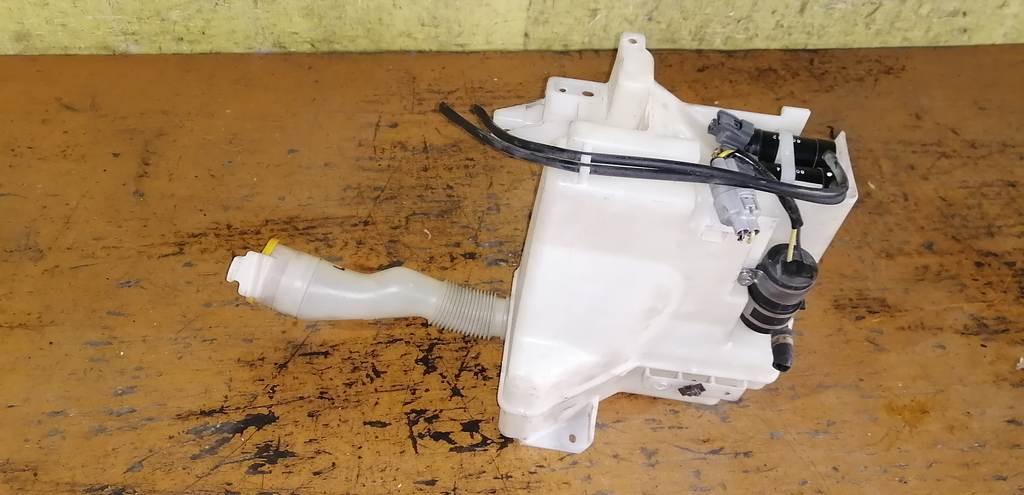 бачок омывателя Subaru Legacy 3