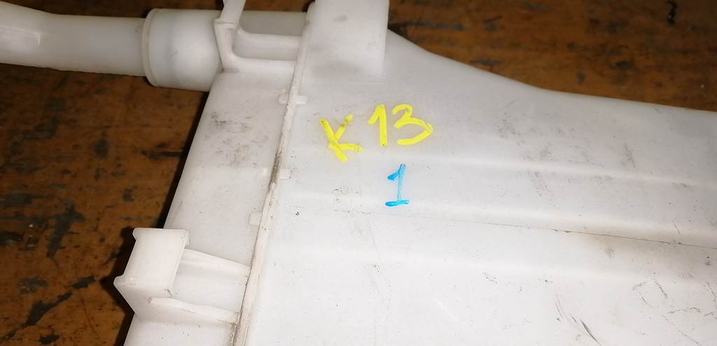 MARCH K13 БАЧОК ОМЫВАТЕЛЯ С МОТОРЧ.1 Nissan March 1