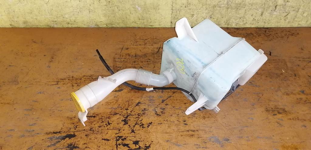 бачок омывателя Subaru Impreza 0