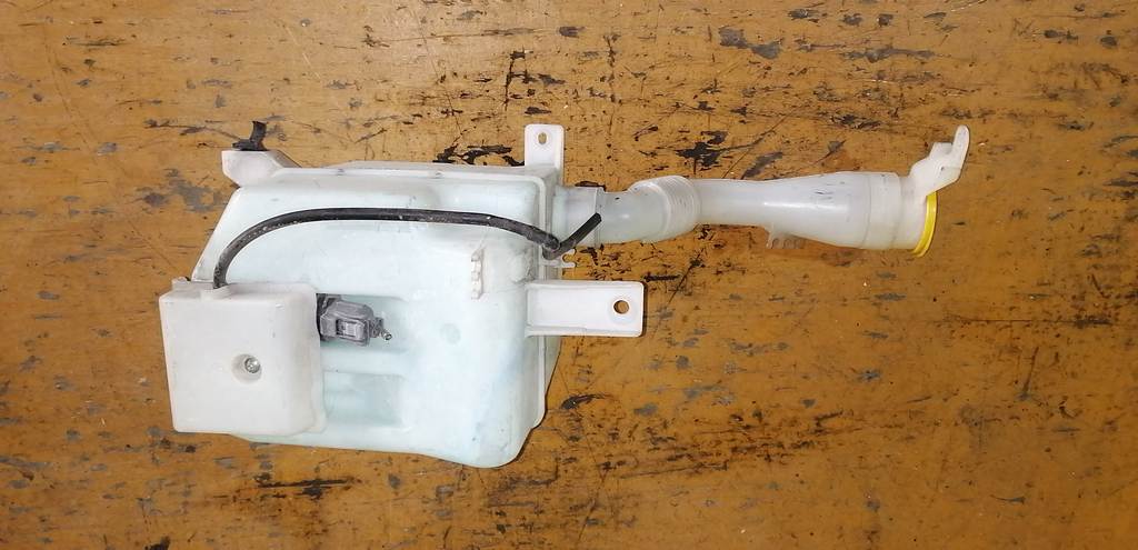 бачок омывателя Subaru Impreza 3