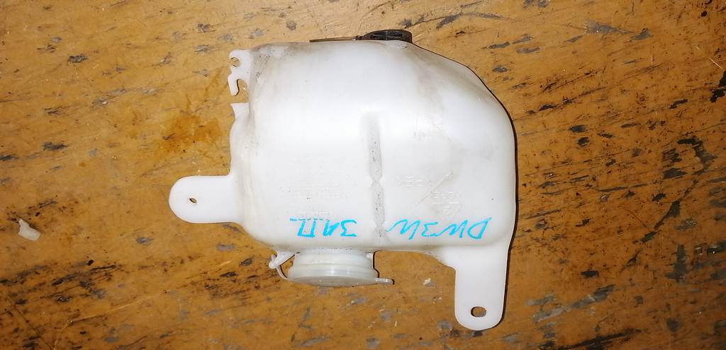 бачок омывателя Mazda Demio 0