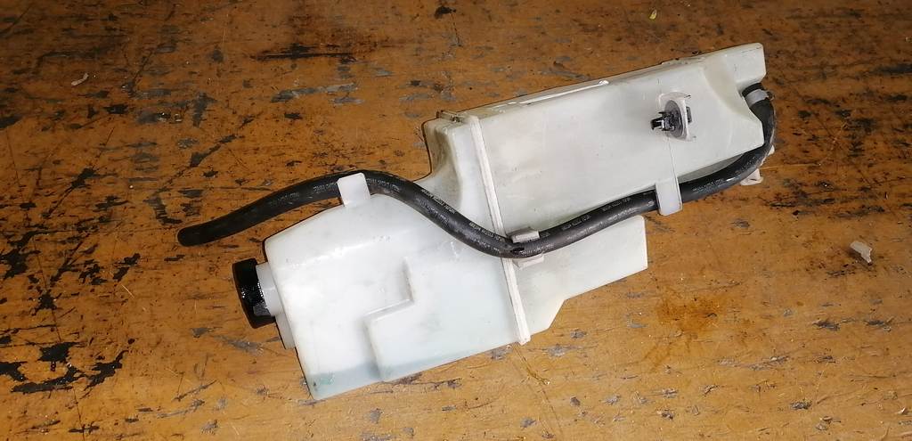 MARCH K13 БАЧОК РАСШИРИТЕЛЬНЫЙ Nissan March 1