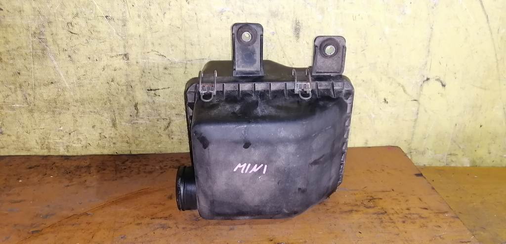 корпус воздушного фильтра Mitsubishi Pajero Mini 0