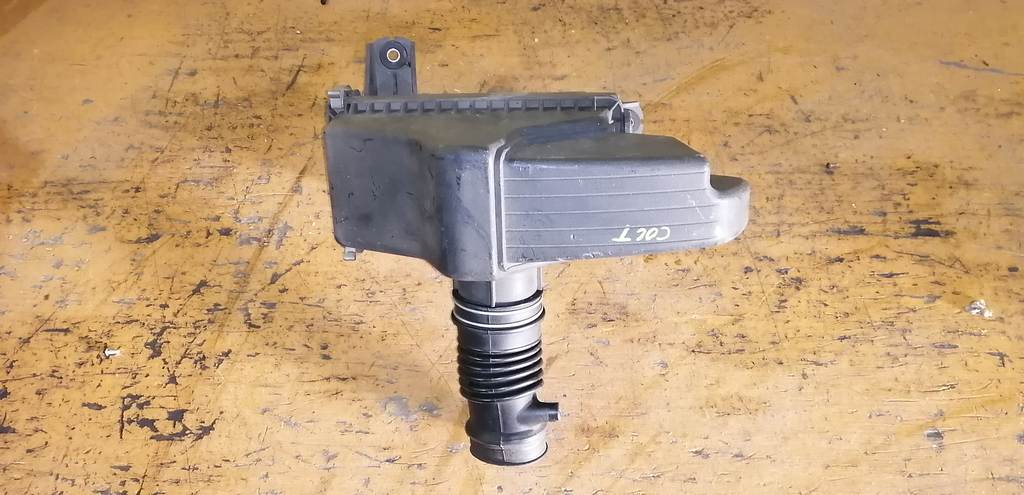 корпус воздушного фильтра Mitsubishi Colt 0