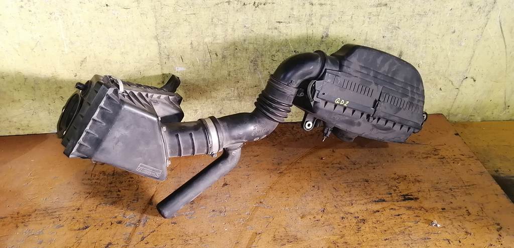 корпус воздушного фильтра Subaru Impreza 0