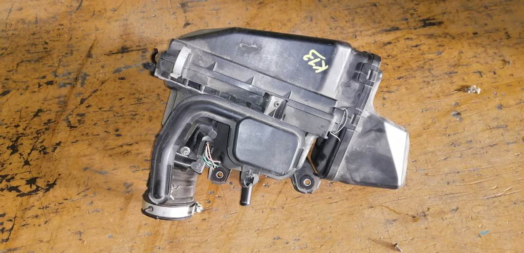 корпус воздушного фильтра Nissan March 0