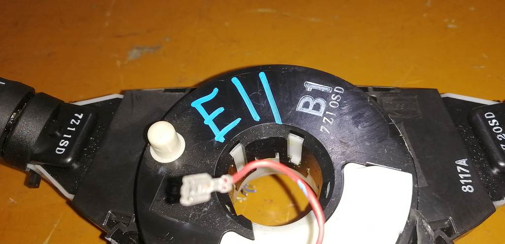 NOTE E11 ГИТАРА ПЕРЕКЛЮЧЕНИЯ + ШЛЕЙФ ДЕФЕКТ Nissan Note 1