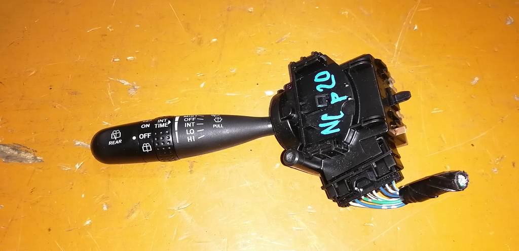 подрулевой переключатель дворников Toyota Funcargo 0