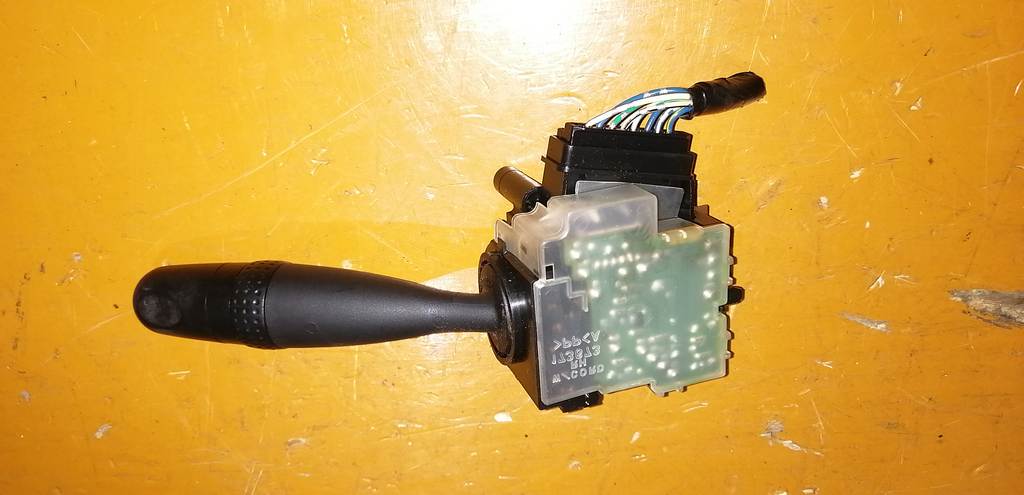 FUNCARGO NCP20 ГИТАРА ПЕРЕКЛЮЧЕНИЯ ДВОРНИКОВ Toyota Funcargo 1