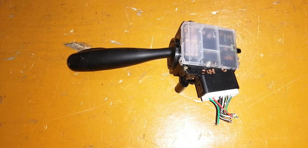 FUNCARGO NCP20 ГИТАРА ПЕРЕКЛЮЧЕНИЯ СВЕТА Toyota Funcargo 1