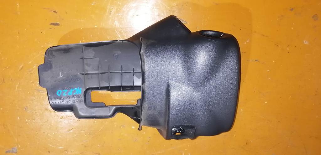 кожух рулевой колонки Toyota Funcargo 0