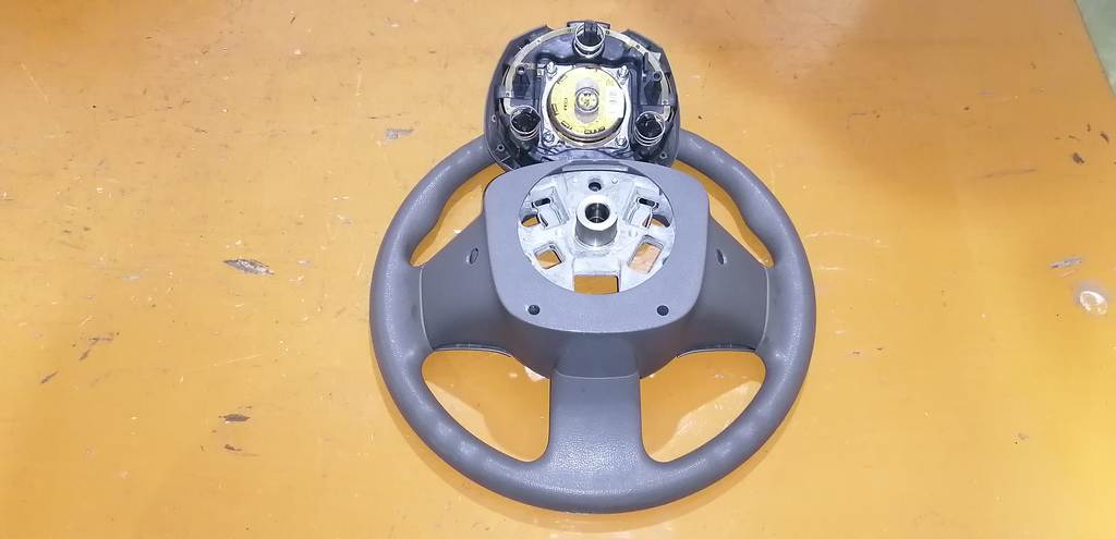 Салон Nissan March 2